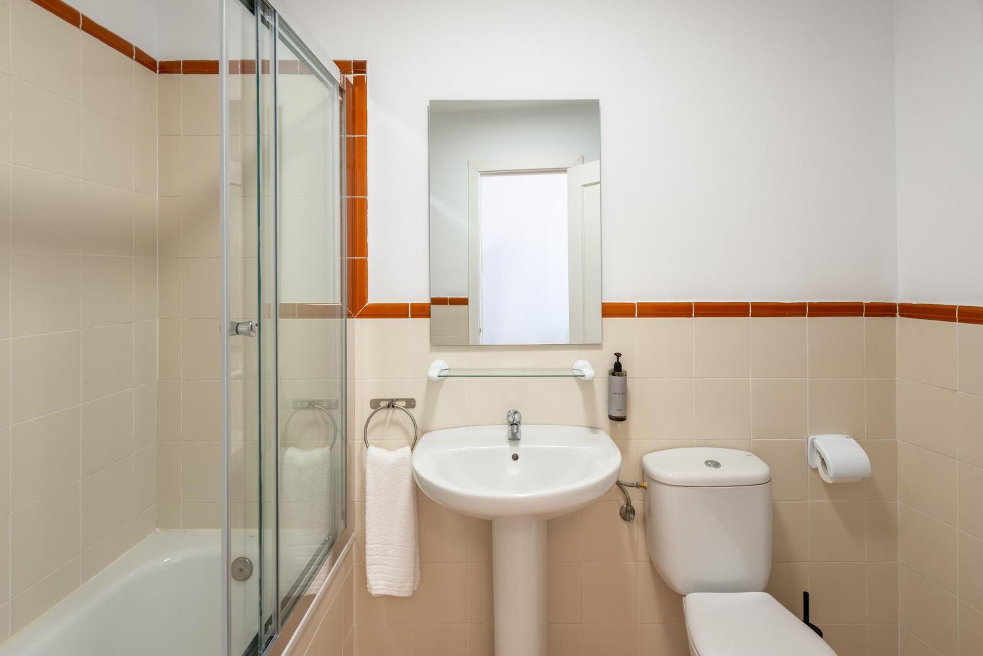 Hostal Luthia Puerta Del Sol Madrid