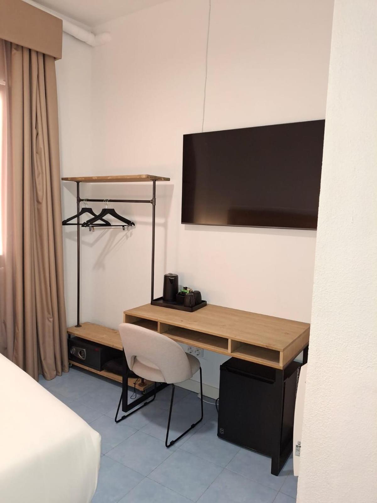 Hostal Luthia Puerta Del Sol