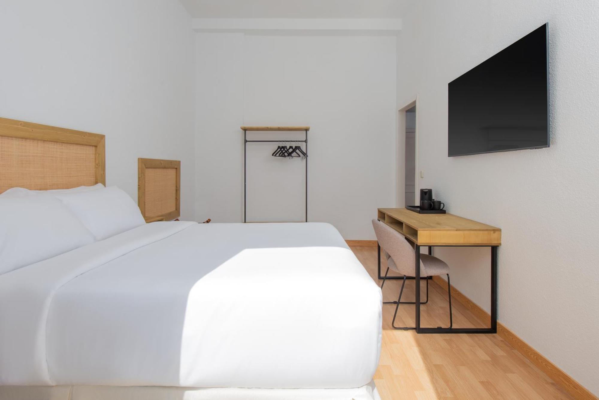 Luthia Puerta Del Sol Hostal Madrid