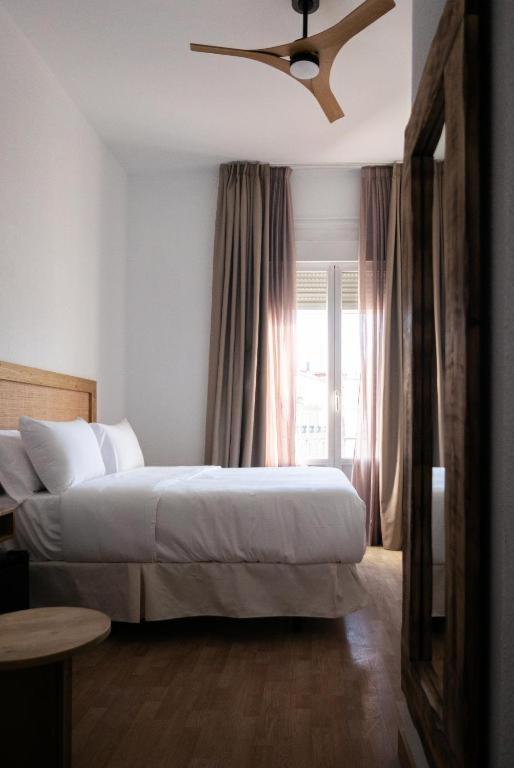 Luthia Puerta Del Sol Hostal Madrid
