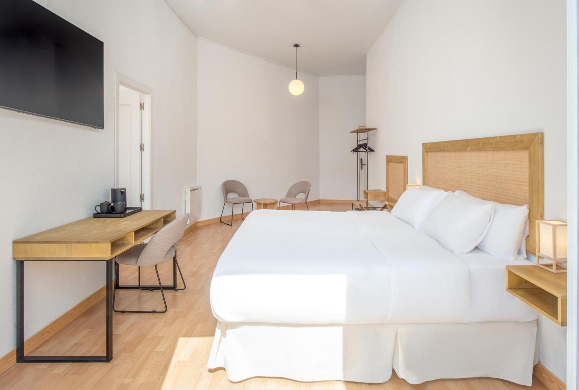 Hostal Luthia Puerta Del Sol Madrid