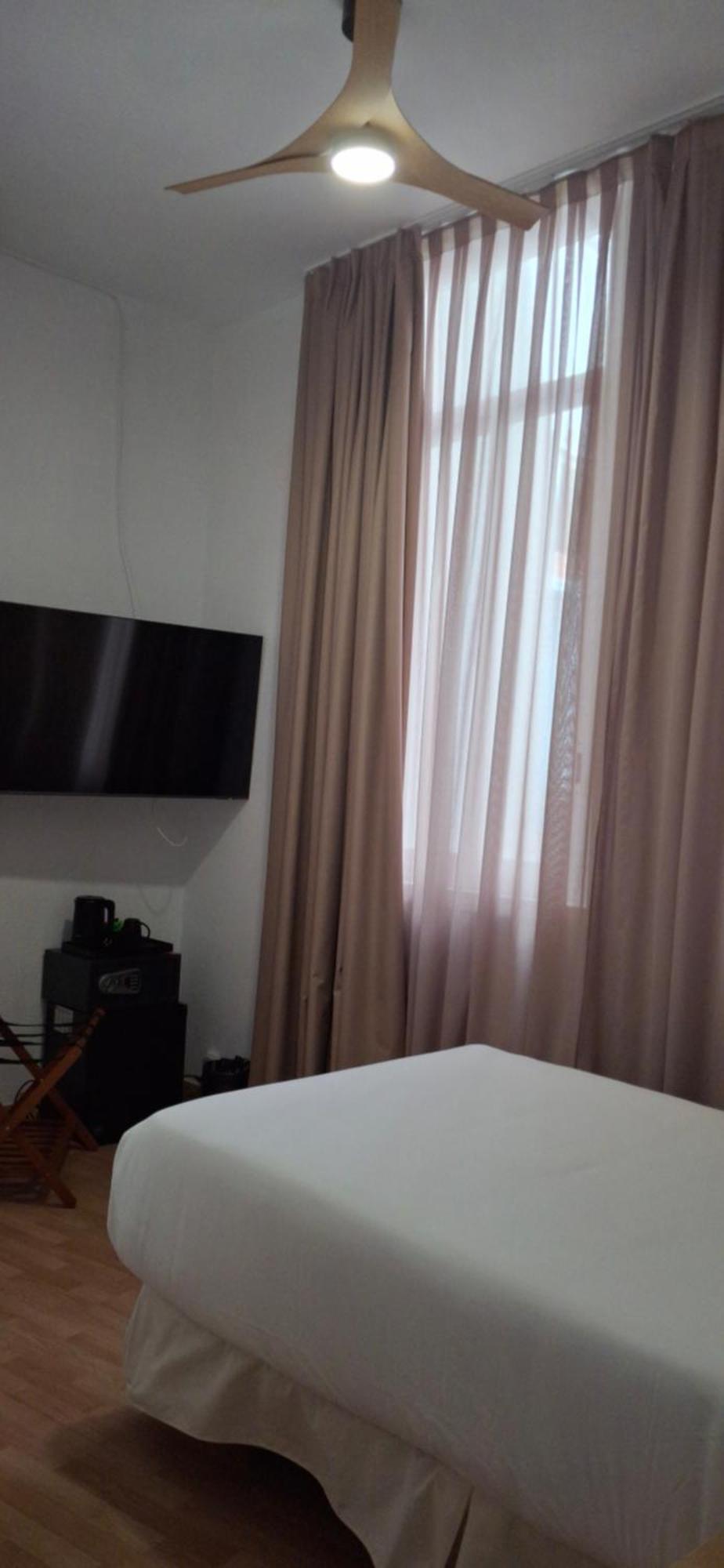 Luthia Puerta Del Sol Hostal