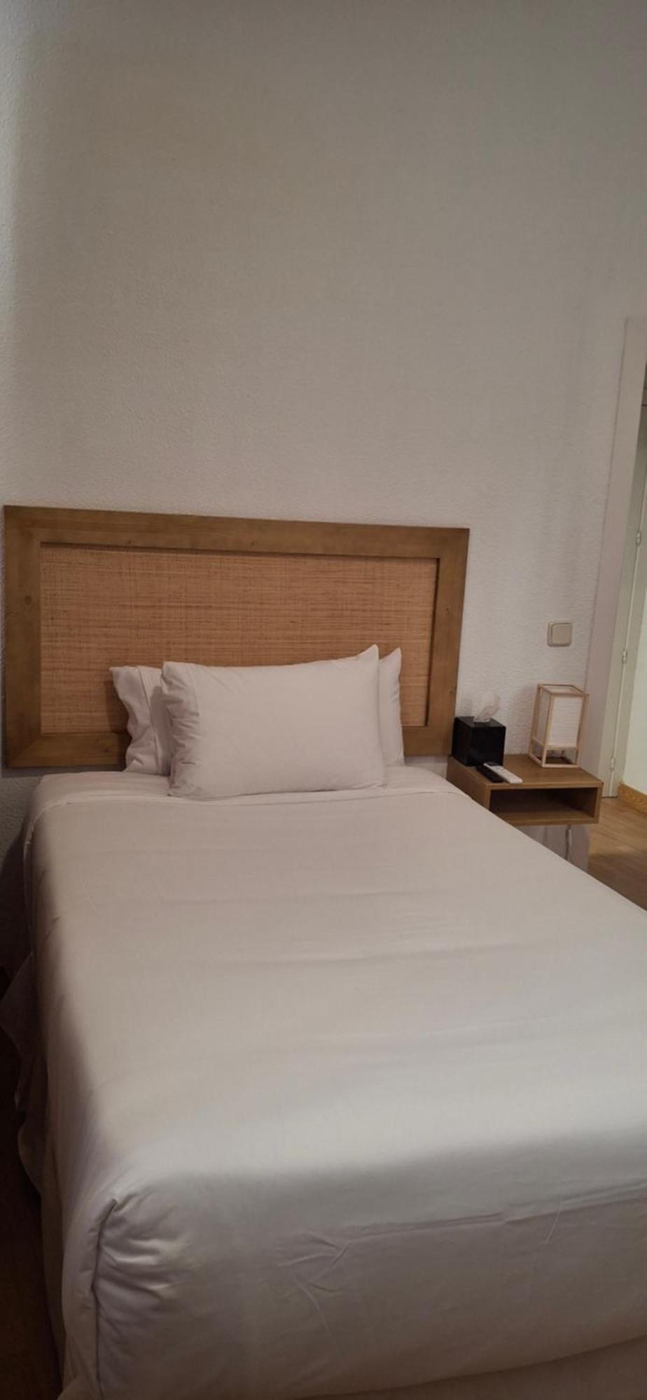 Hostal Luthia Puerta Del Sol *