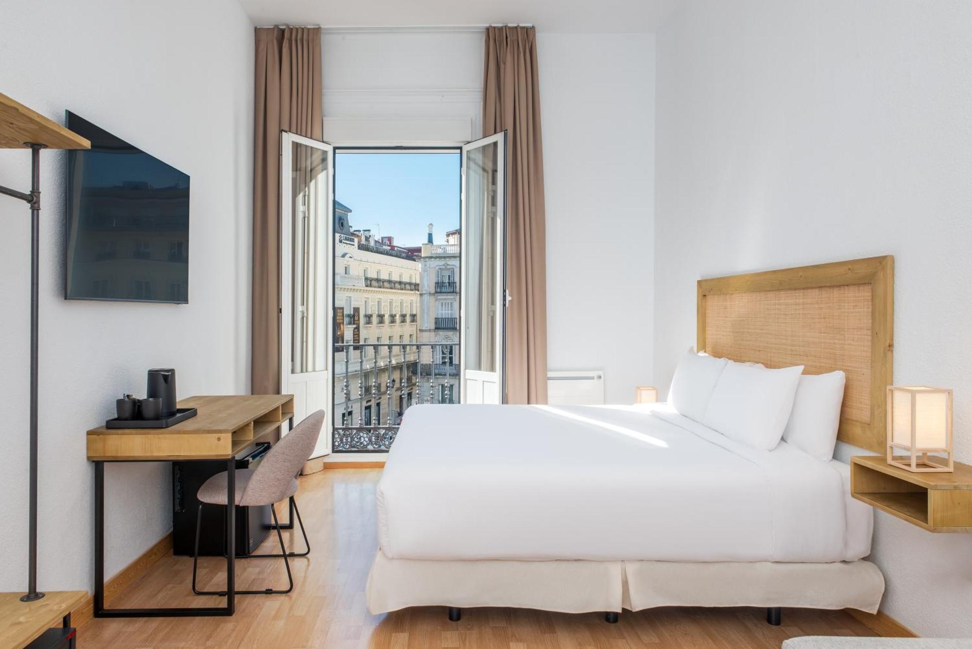 Hostal Luthia Puerta Del Sol