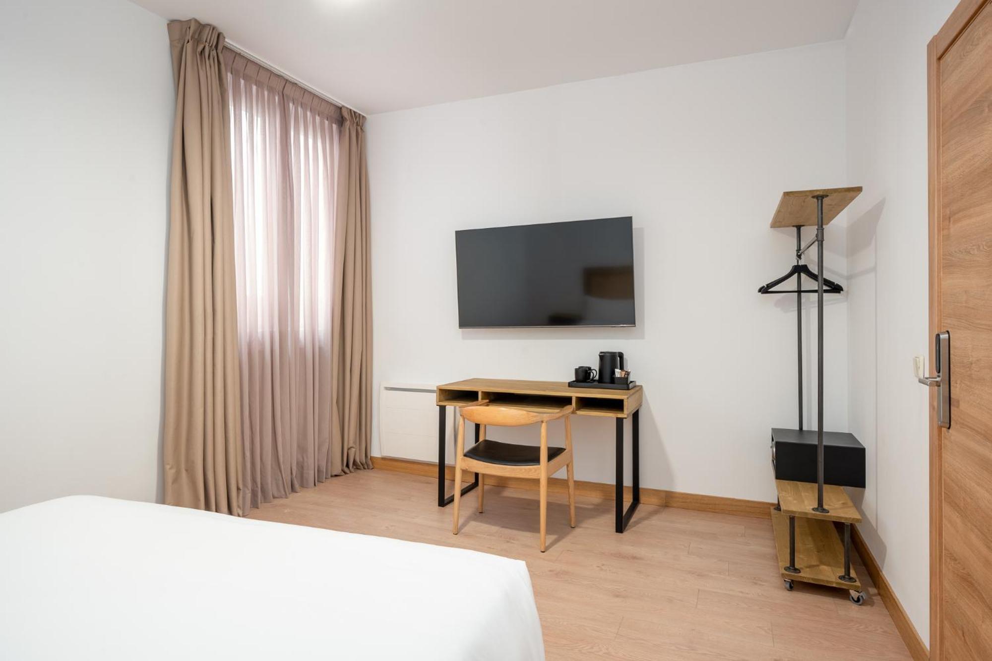 Luthia Puerta Del Sol Hostel Madrid
