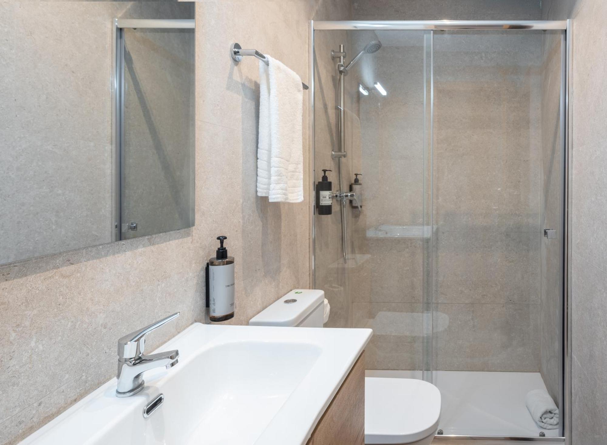 Hostel Luthia Puerta Del Sol Madrid